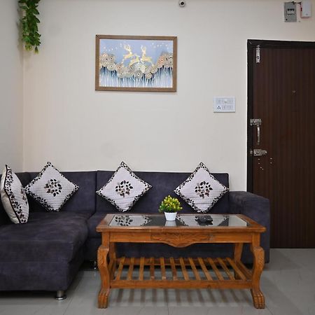 Staeg Heart Of City 2Bhk - 201 Indore Zewnętrze zdjęcie